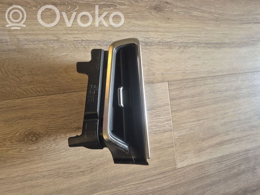 Toyota Corolla E210 E21 Moldura protectora de la rejilla de ventilación lateral del panel 