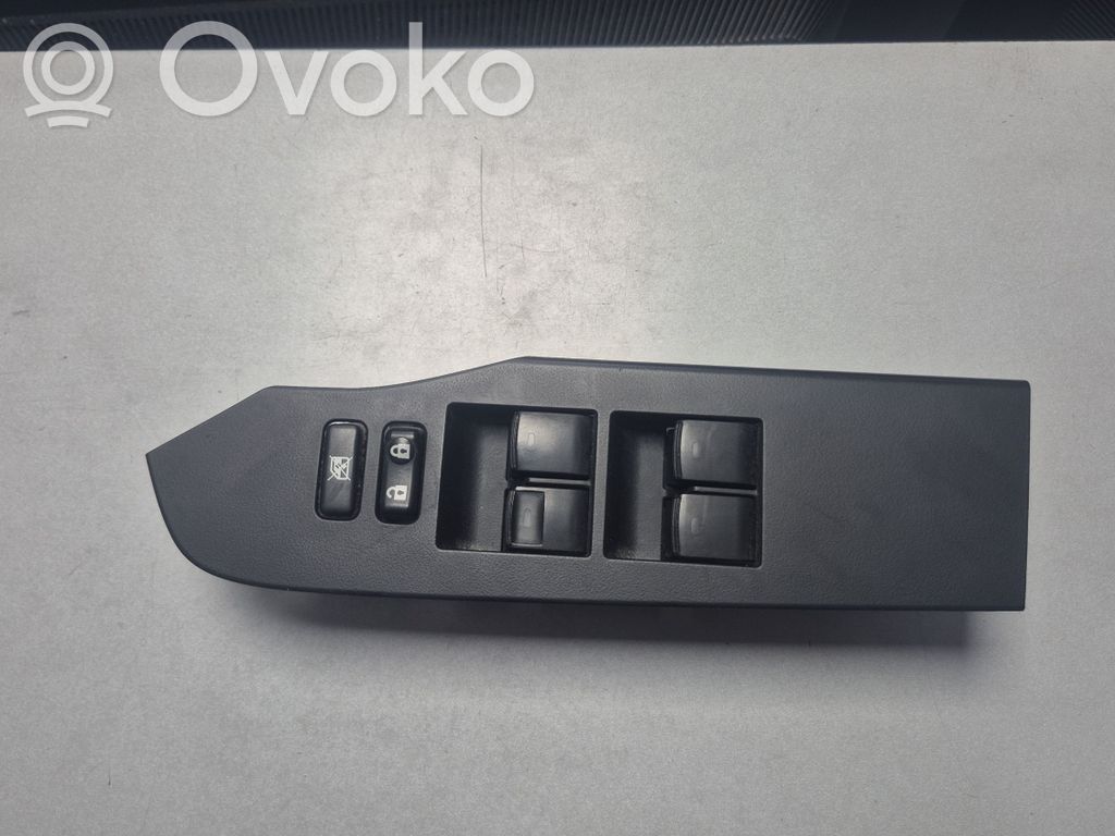 Toyota Auris E180 Interrupteur commade lève-vitre 