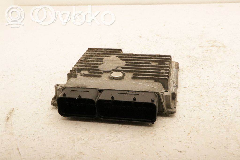 Volkswagen Golf VI Engine control unit/module 