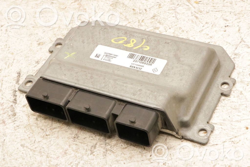Dacia Duster Engine control unit/module 