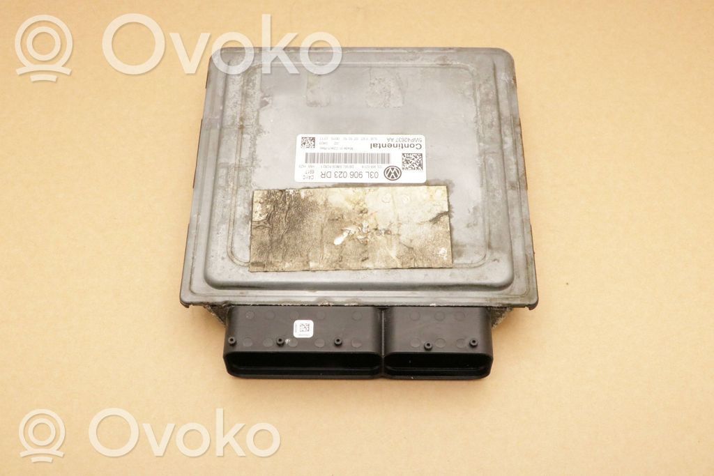 Volkswagen Golf VI Engine control unit/module 