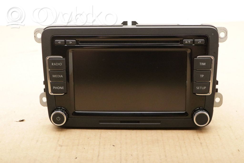 Volkswagen PASSAT B7 Panel / Radioodtwarzacz CD/DVD/GPS 