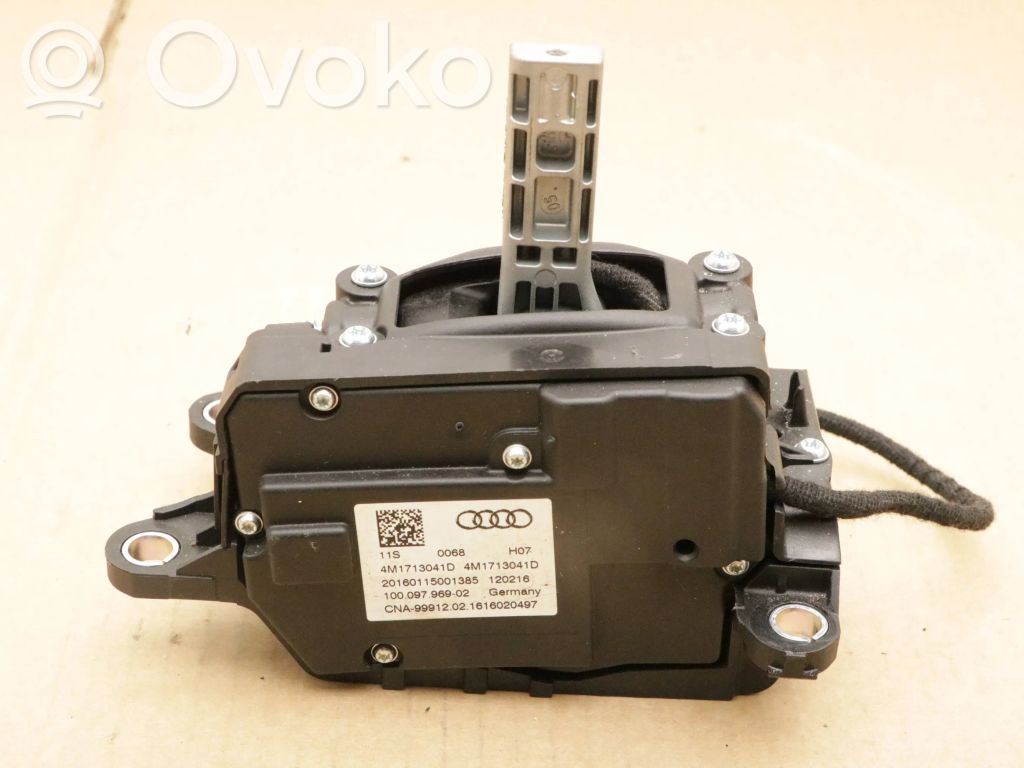 Audi Q7 4M Gear shifter/selector 