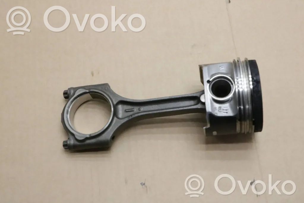 Volvo V40 Pistón con biela 