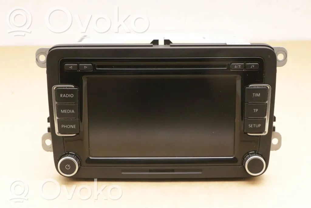 Volkswagen PASSAT B7 Panel / Radioodtwarzacz CD/DVD/GPS 