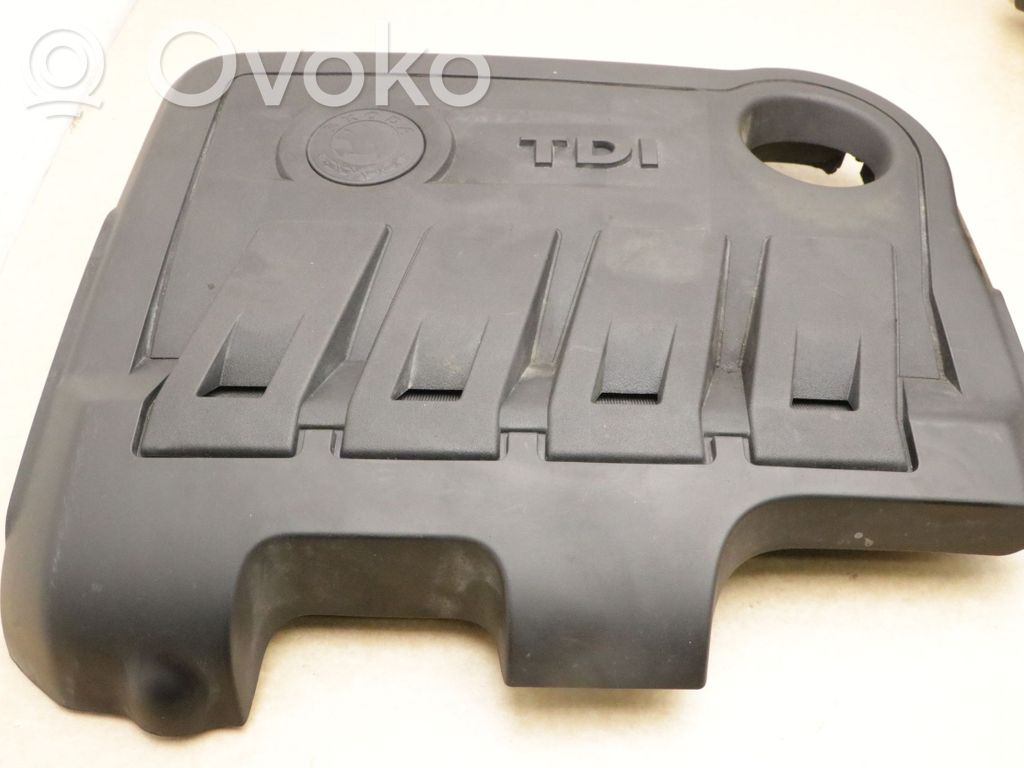Skoda Octavia Mk2 (1Z) Variklio dangtis (apdaila) 