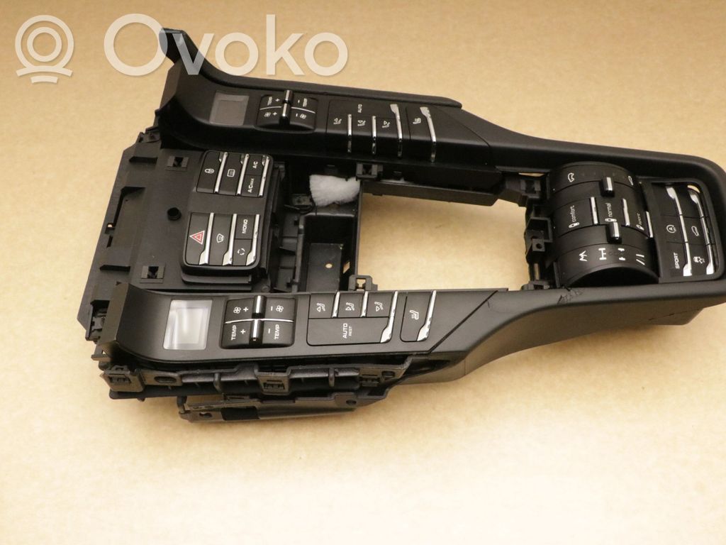Porsche Cayenne (92A) Center console 