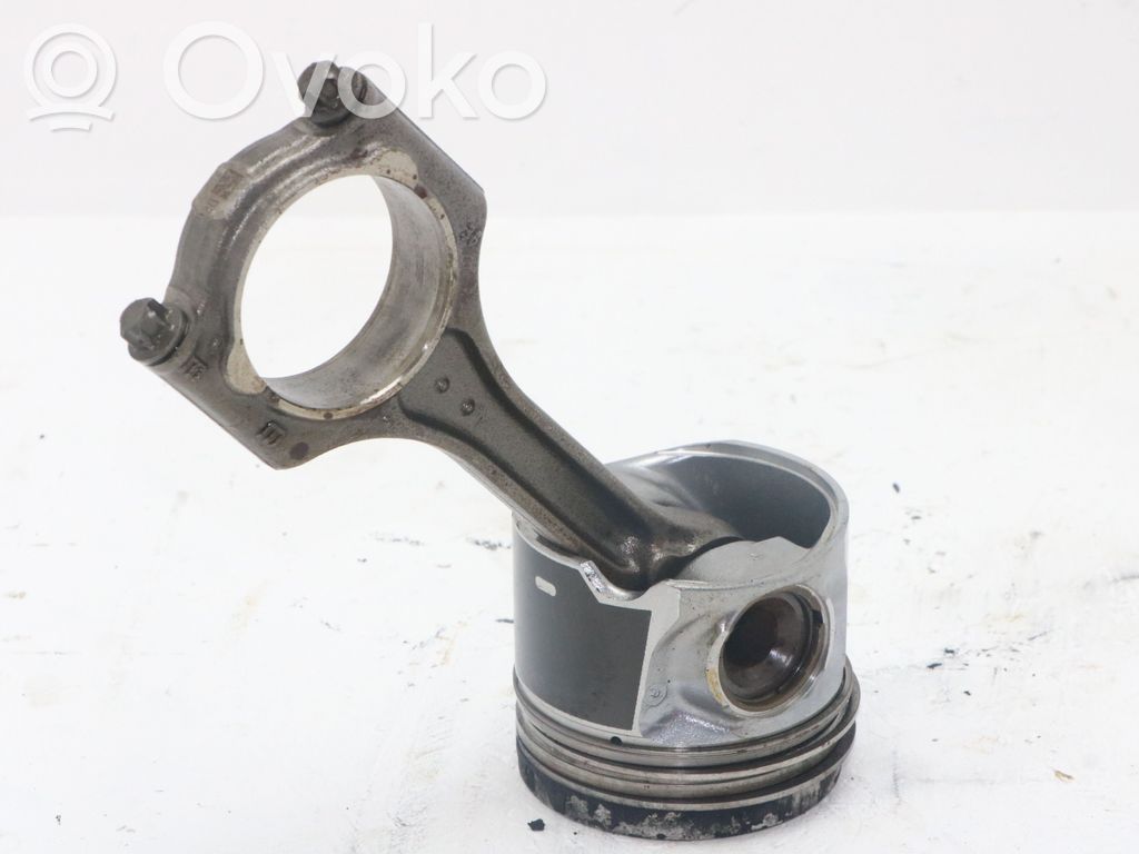 Volvo V70 Piston with connecting rod 