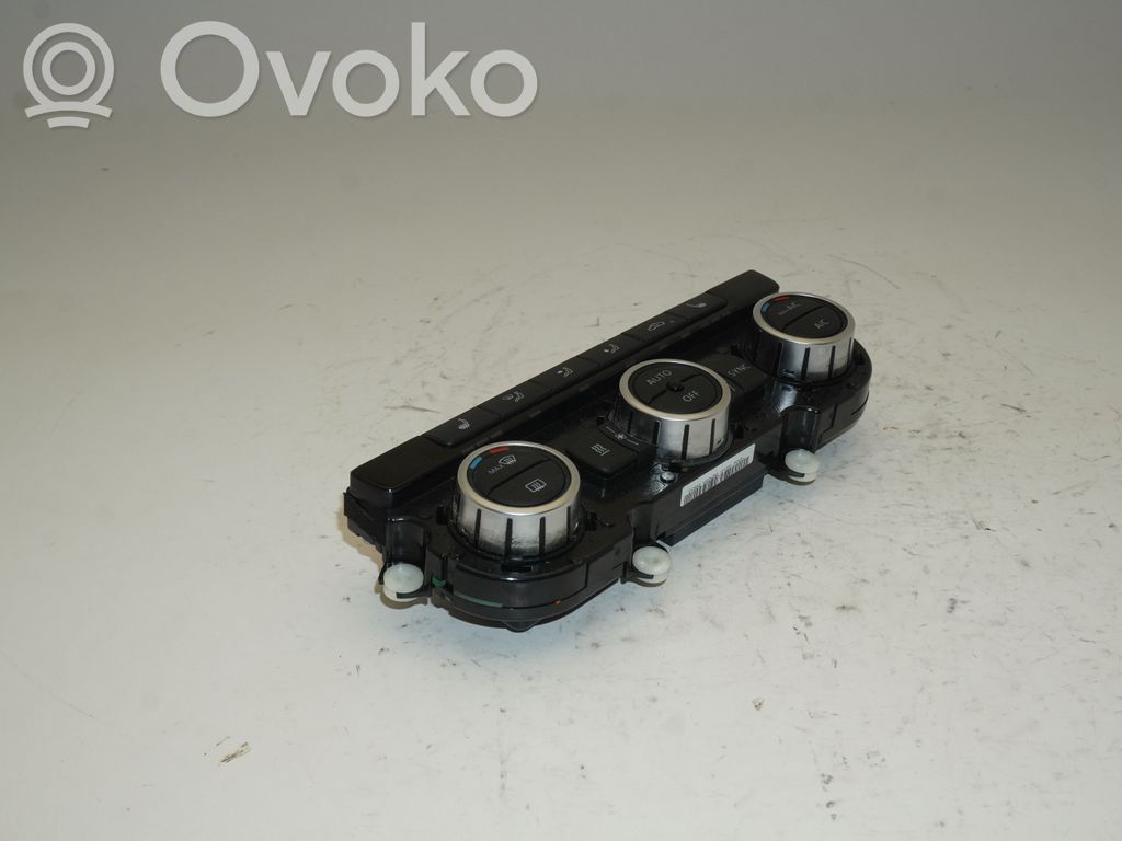 Volkswagen PASSAT B7 Climate control unit 