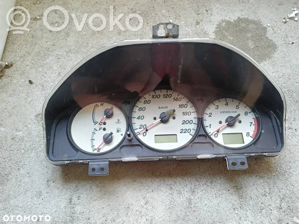 Mazda Premacy Speedometer (instrument cluster) 