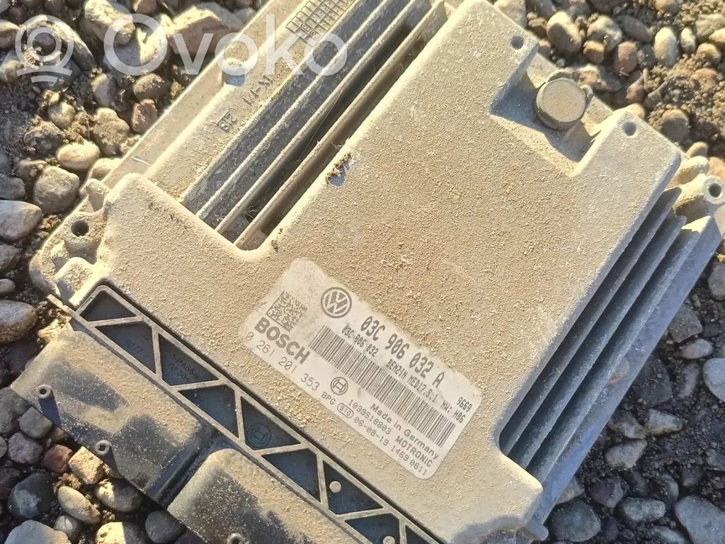 Volkswagen Golf V Engine control unit/module 