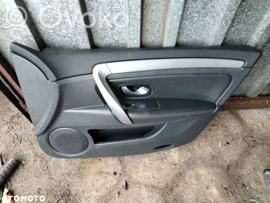 Renault Laguna III Boczki / Poszycie drzwi przednich 
