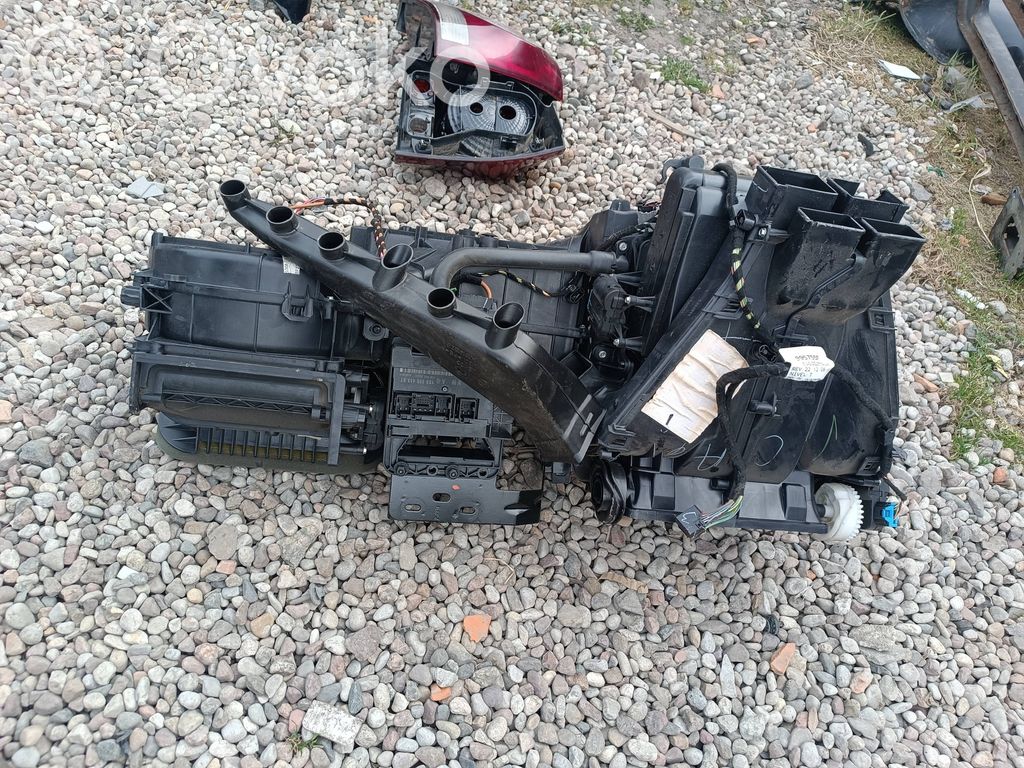 Volkswagen Golf V Obudowa nagrzewnicy 
