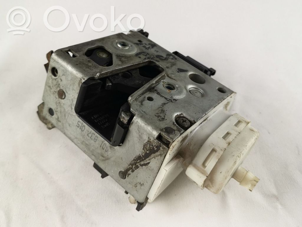 Etuoven lukko   4D1837015