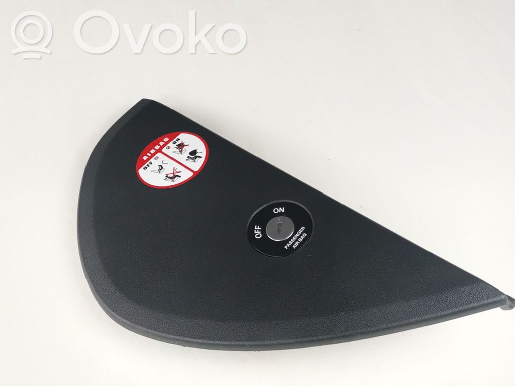 Dashboard side end trim   847861H000