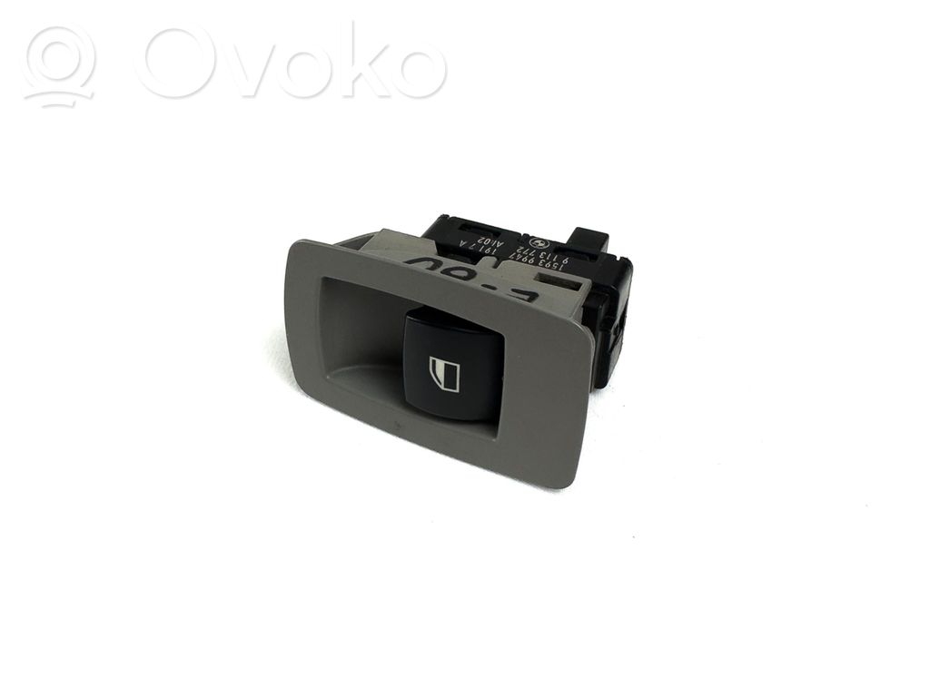 Electric window control switch   9113772,15939947