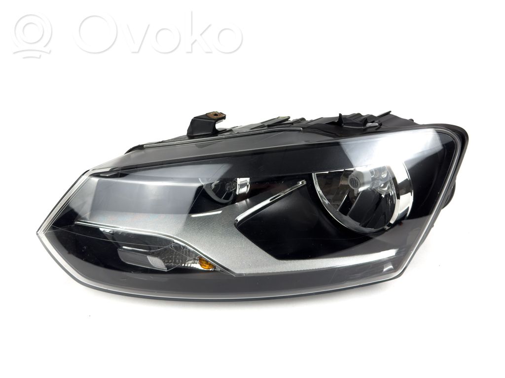 Volkswagen Polo V 6R Lampa przednia 
