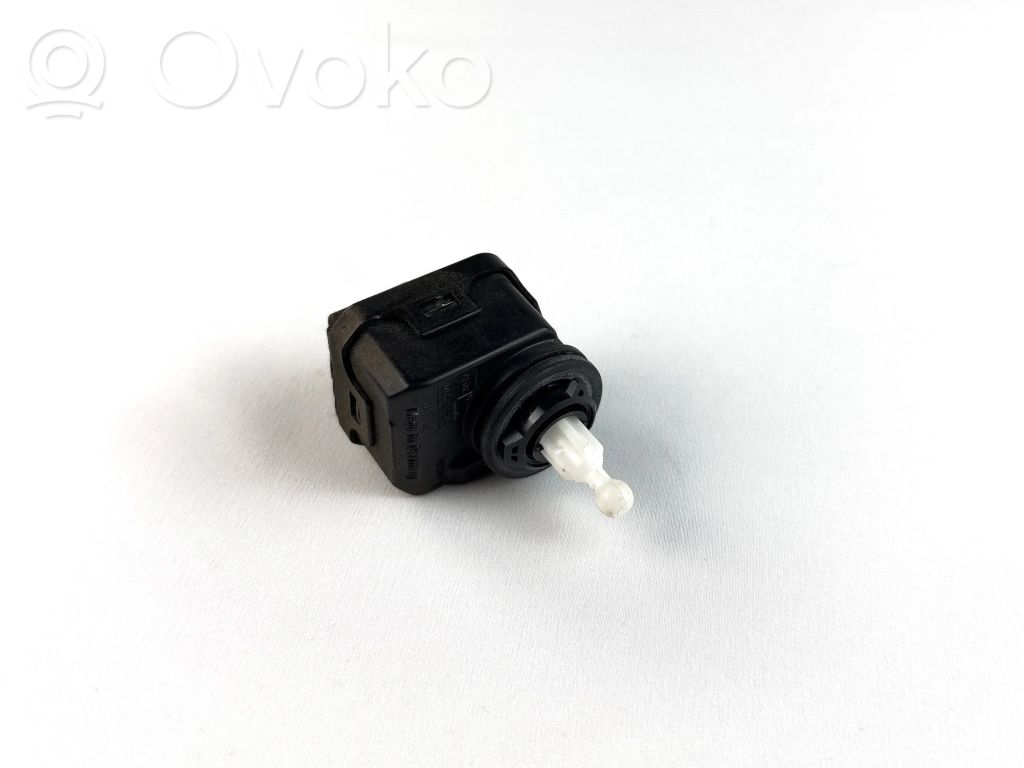 Audi A3 S3 8L Headlight level adjustment motor 