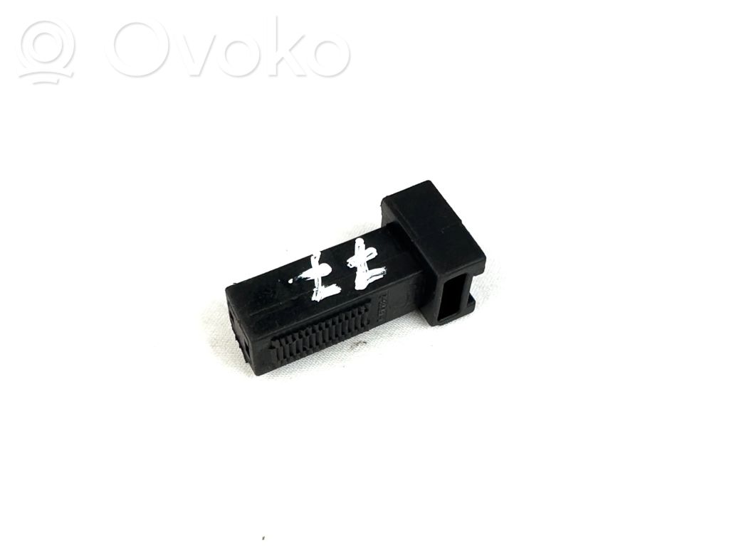 Sensor Bremspedal   6908787,0015456309,61310141214,61310141216,61310150354,61310300846,61310392294,61310398202,61310398221,61310406809,61310412415,61314105242,61314114226,61314114227,61316908786,61316908787,61316928031,61316957151,61316967601,61318372646,61318372647,6908786,6928031,6967601,A0015456309,XKB000021,XKB000022