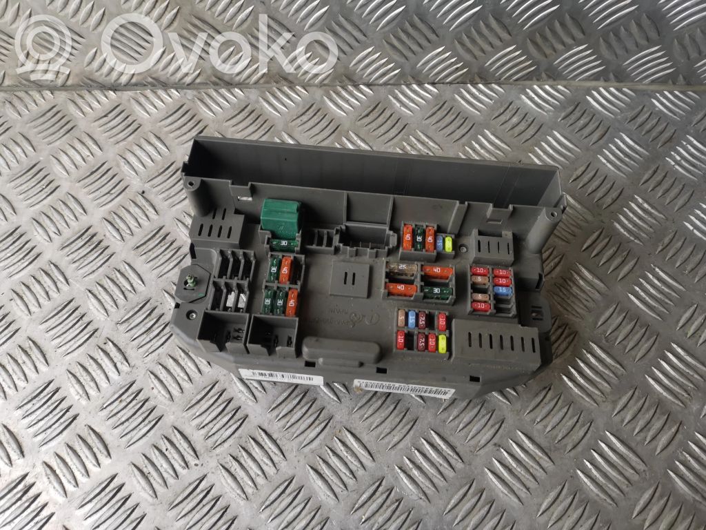 BMW X5 E70 Fuse module 