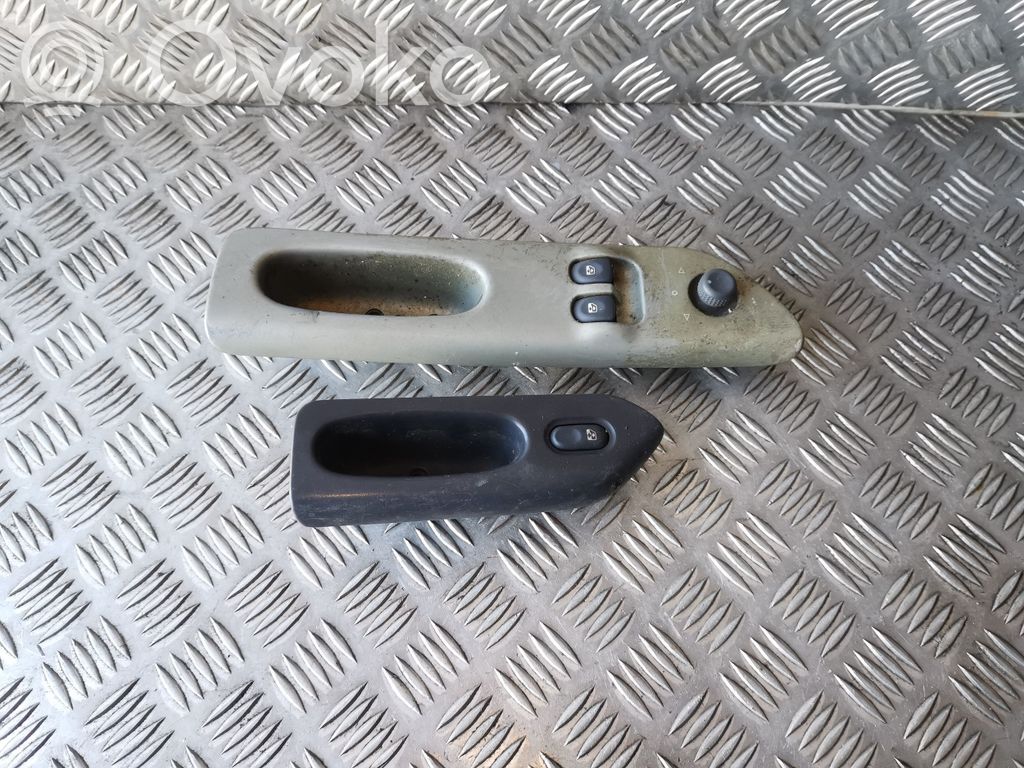 Renault Espace III Electric window control switch 