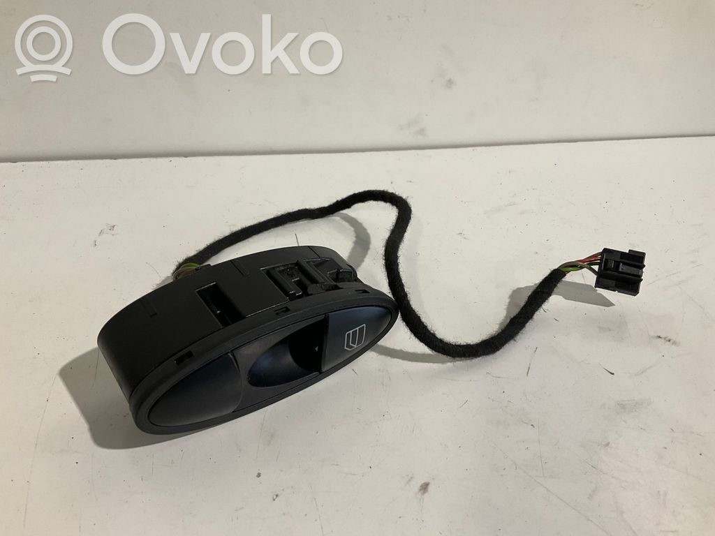 Mercedes-Benz E W211 Electric window control switch 