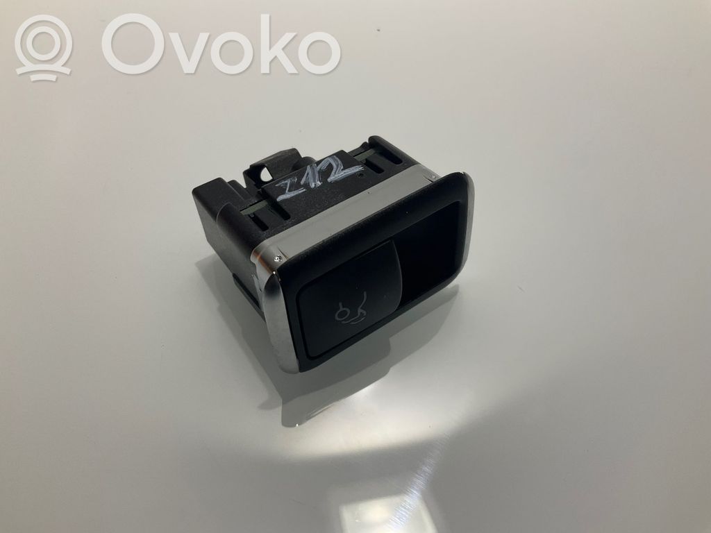 Mercedes-Benz E W212 Tailgate opening switch 