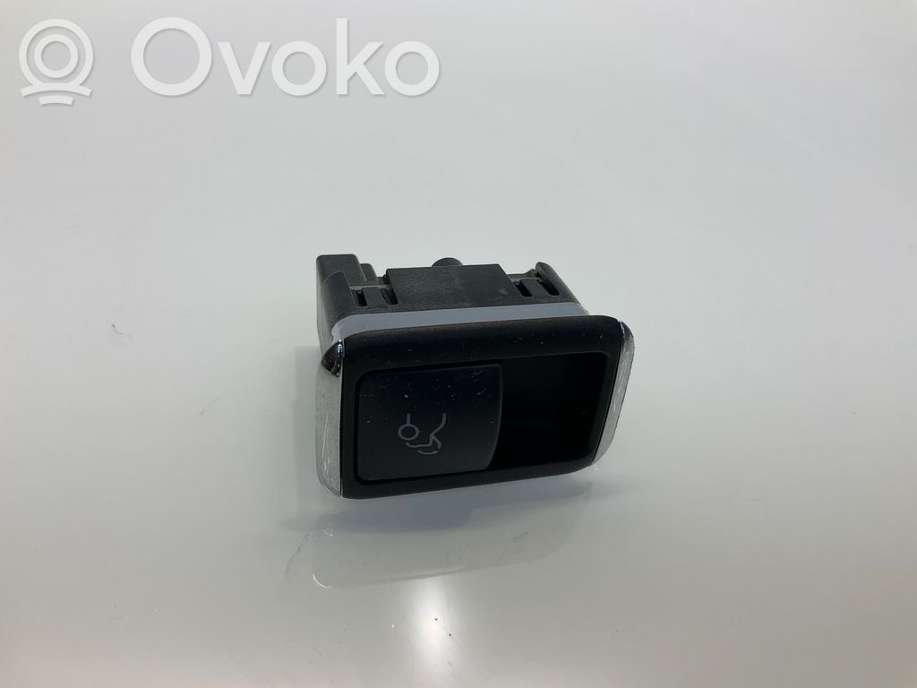 Mercedes-Benz E C207 W207 Przełącznik / Przycisk otwierania klapy bagażnika 