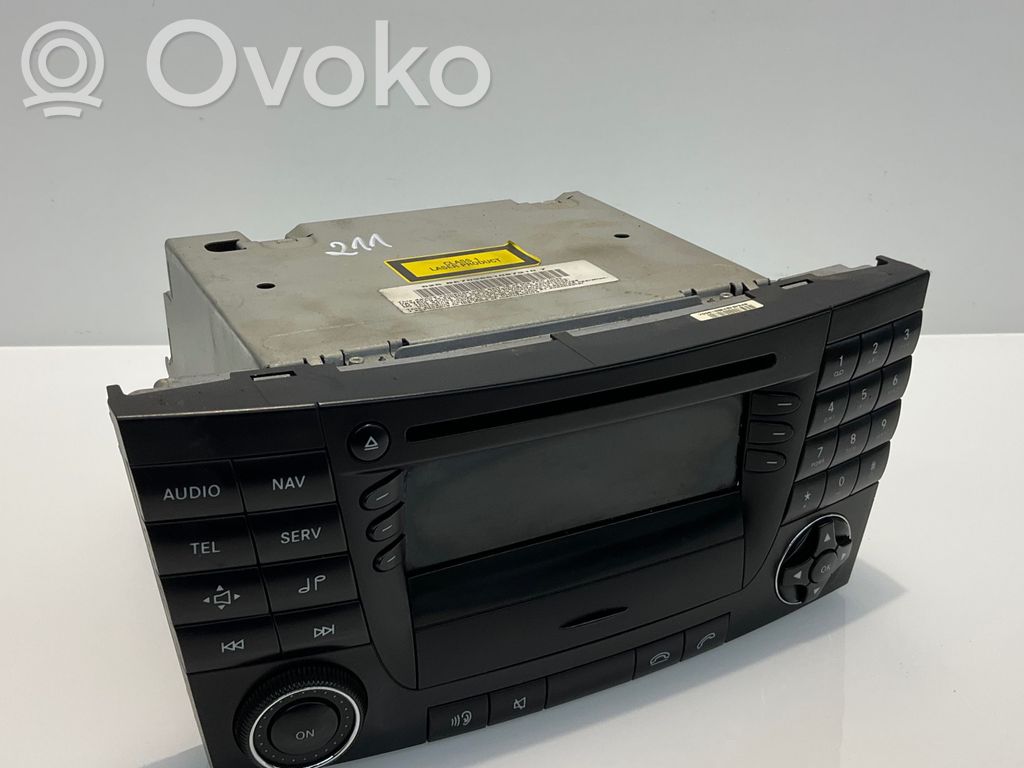 Mercedes-Benz E W211 Panel / Radioodtwarzacz CD/DVD/GPS 