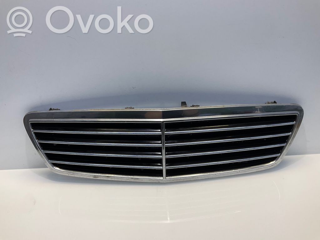 Mercedes-Benz C W203 Atrapa chłodnicy / Grill 