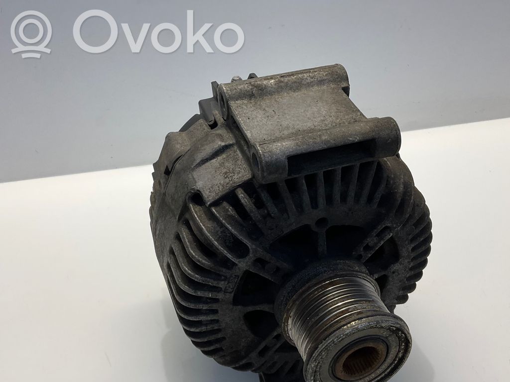 Mercedes-Benz E W211 Alternador 