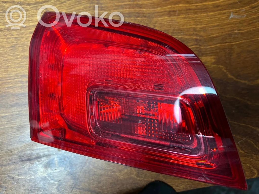 Opel Astra J Takaluukun takavalot 