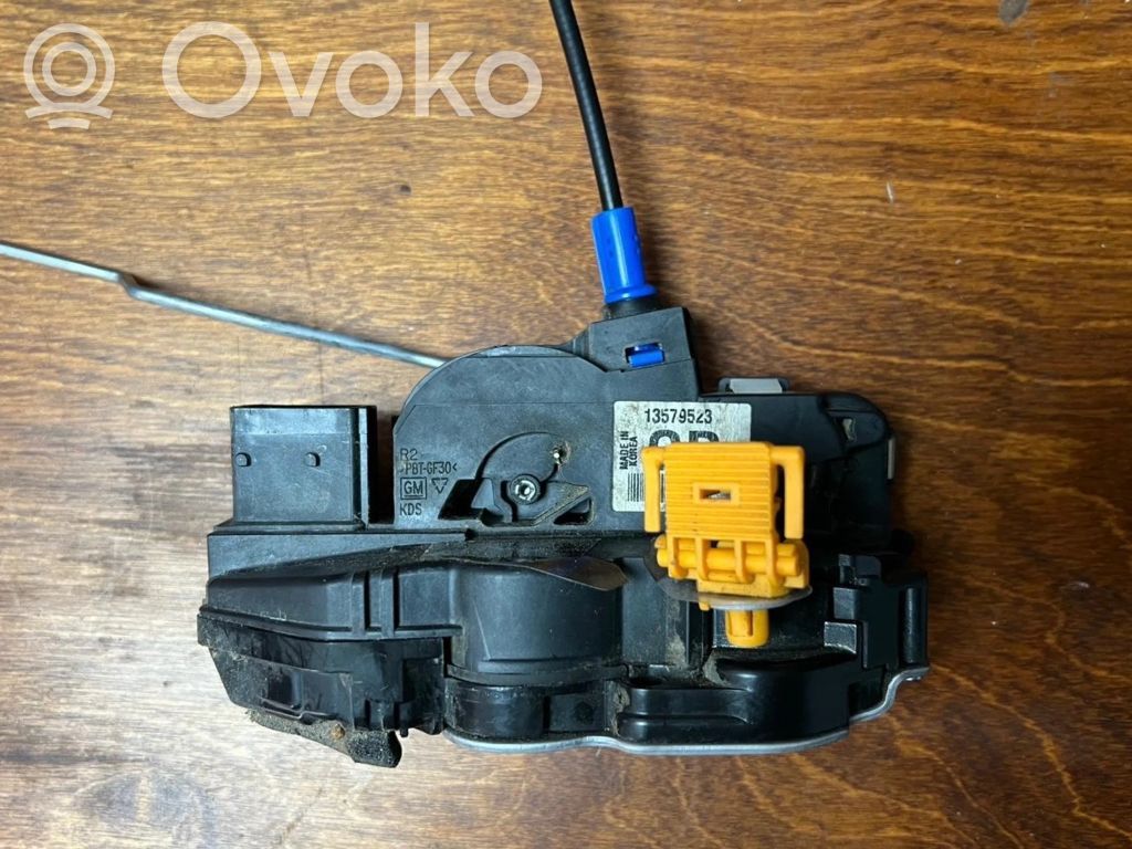 Opel Astra J Front door lock 
