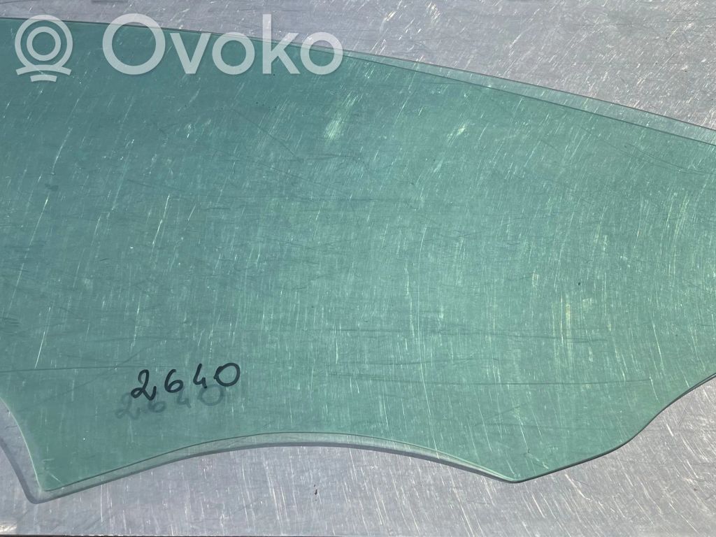 Seat Leon (1P) Front door window glass four-door 