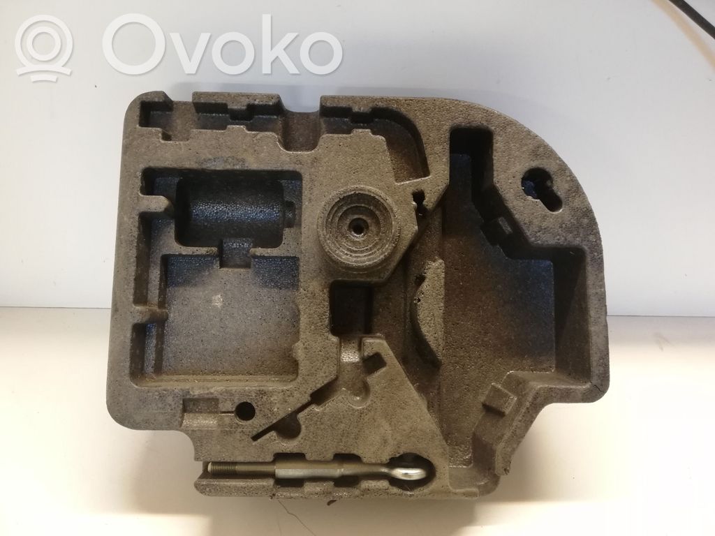 Volvo XC60 Tool box 