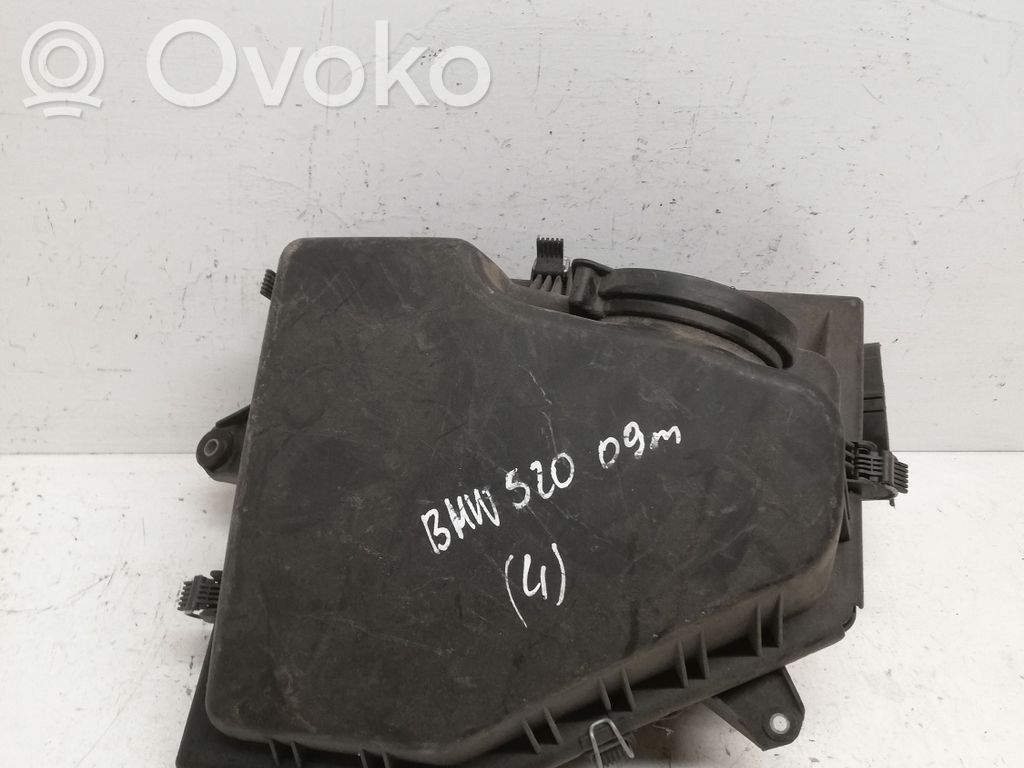 BMW 5 E60 E61 Oro filtro dėžė 