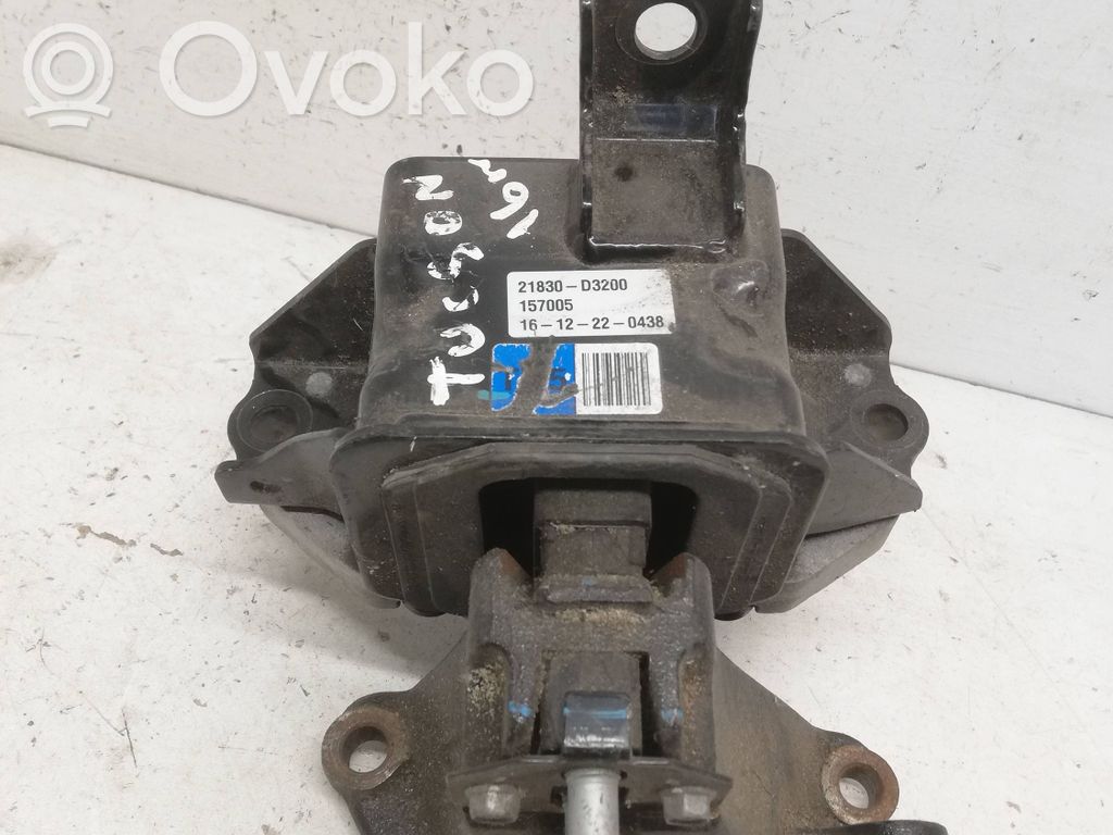 Mocowanie / Uchwyt skrzyni biegów   21830D3200,157005,1222043