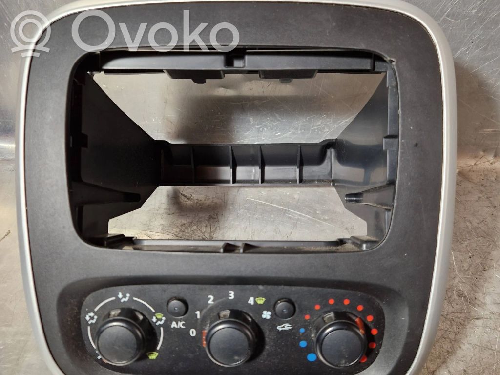 Climate control unit   E1093049AC,678700359R