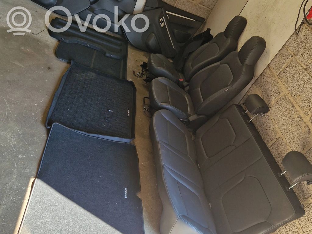 Interior set