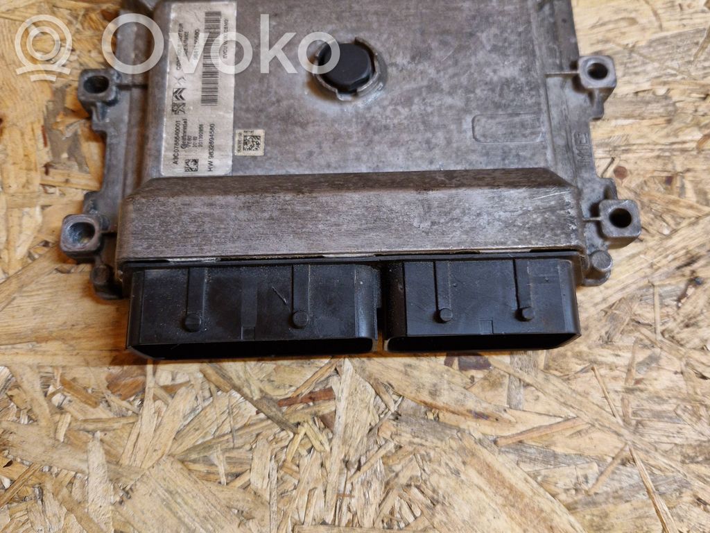 Peugeot 208 II Engine control unit/module 