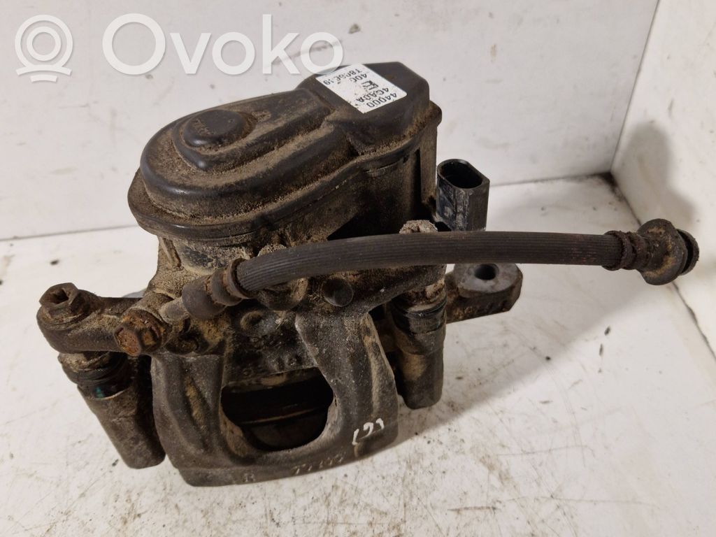 Nissan X-Trail T32 Rear brake caliper 