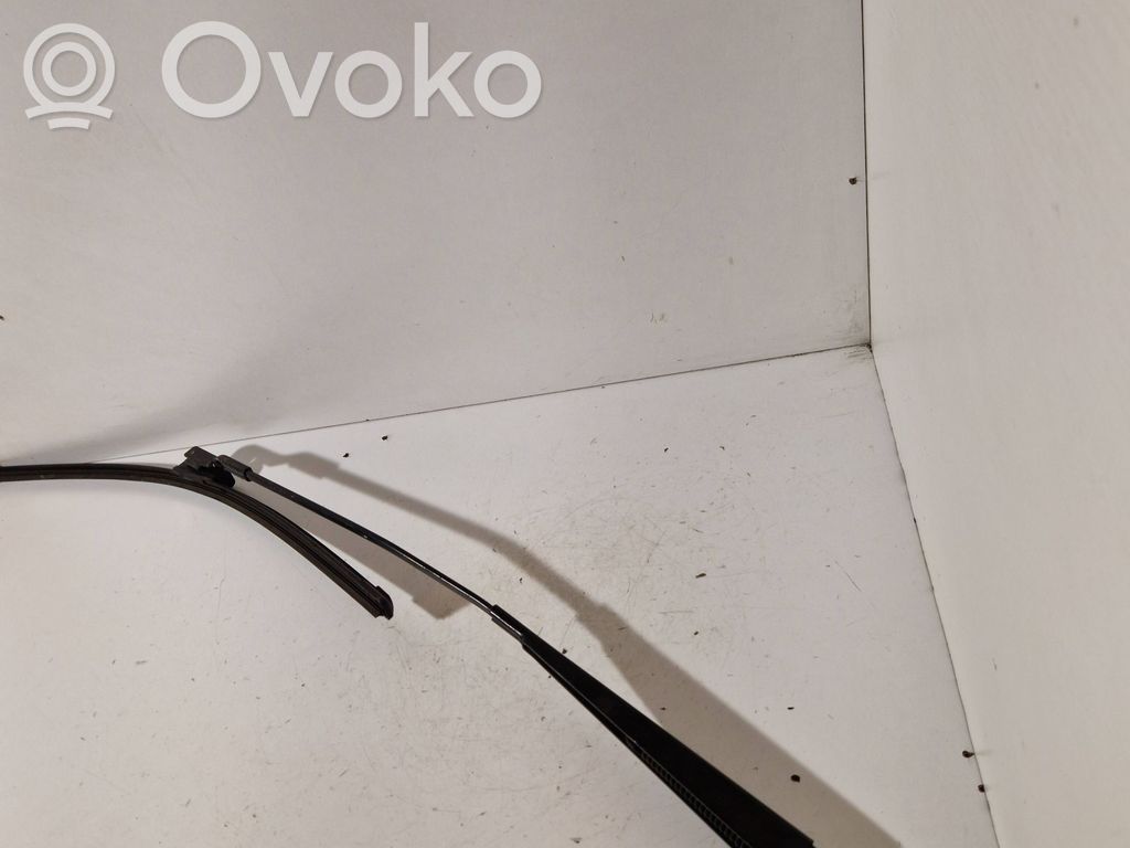 BMW X5 E70 Front wiper blade arm 