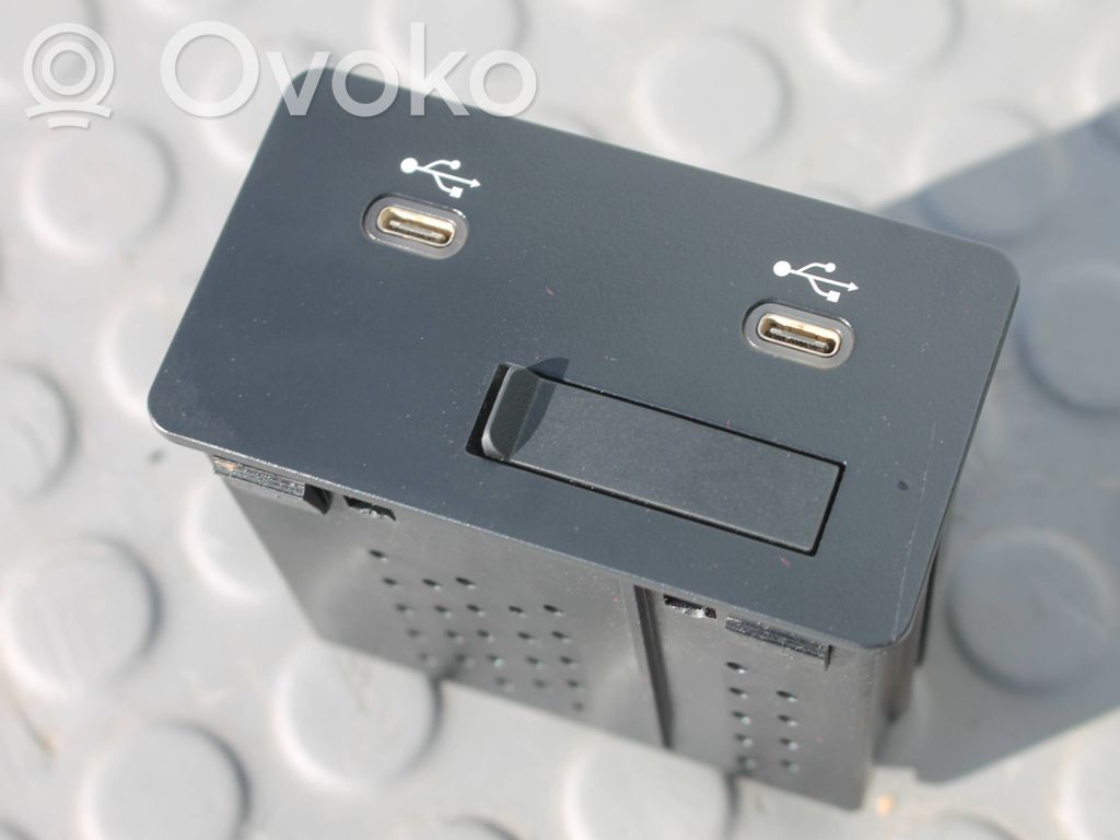 Mazda CX-30 Enchufe conector USB 