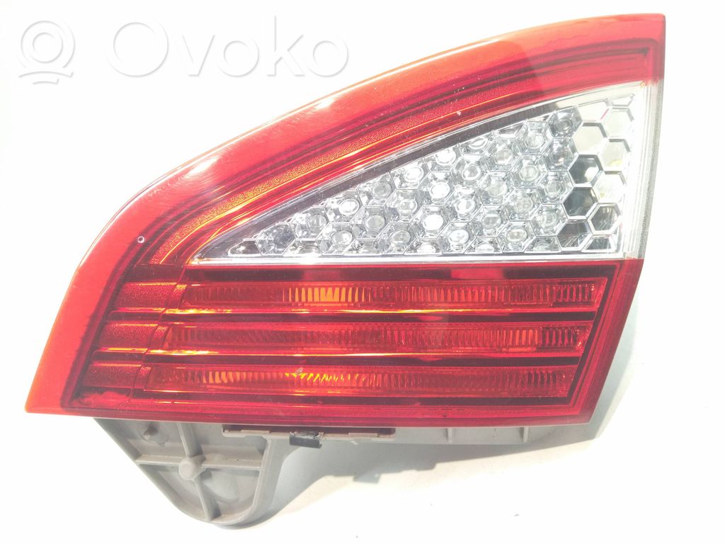 Ford Mondeo MK IV Feux arrière sur hayon 