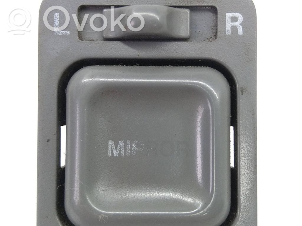 Honda CR-V Wing mirror switch 