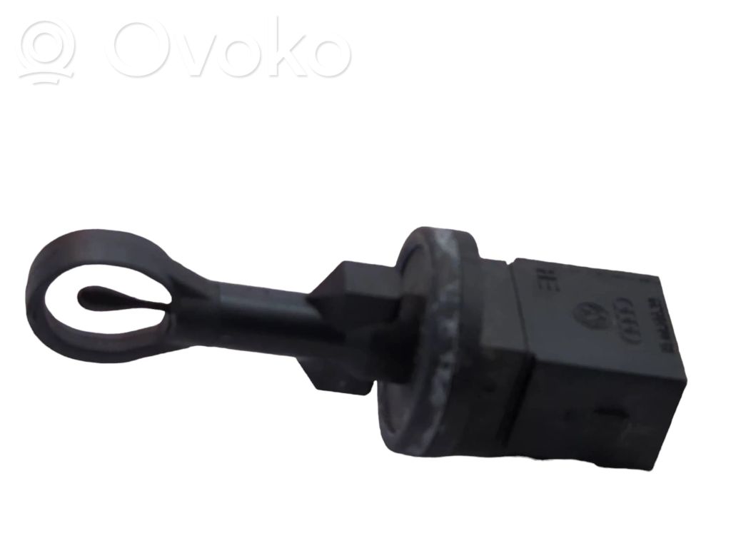 Audi A4 S4 B6 8E 8H Interior temperature sensor 