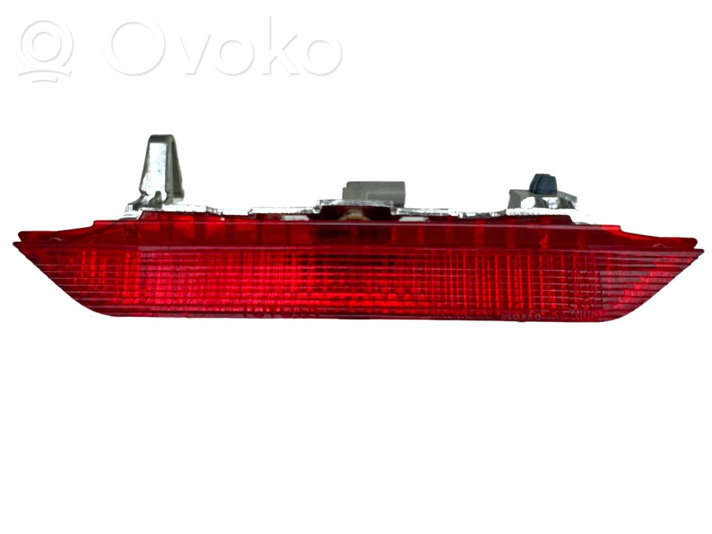 Toyota Yaris Third/center stoplight 
