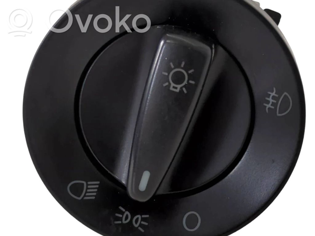Skoda Fabia Mk2 (5J) Light switch 