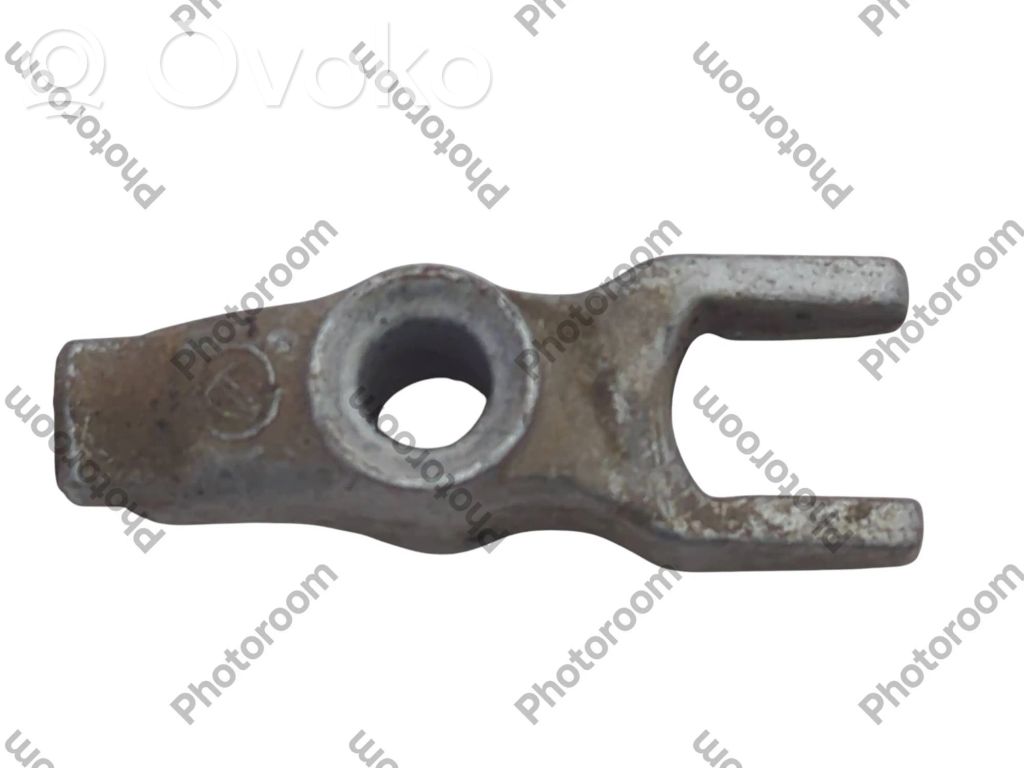 Abrazadera del inyector de combustible   4763,93179048