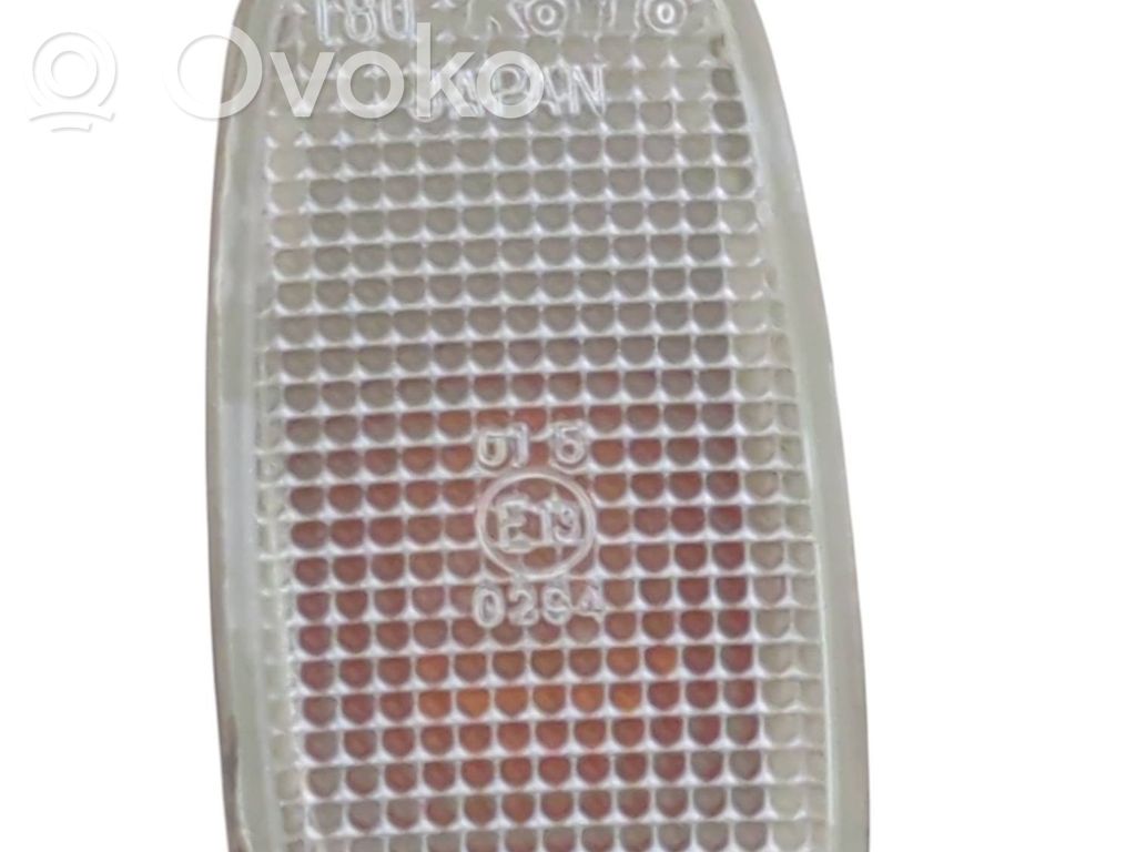 Toyota Corolla Verso E121 Front fender indicator light 